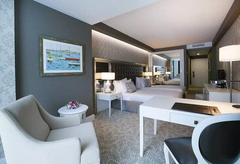 Fotos del hotel Triumph City  & Residences:  19