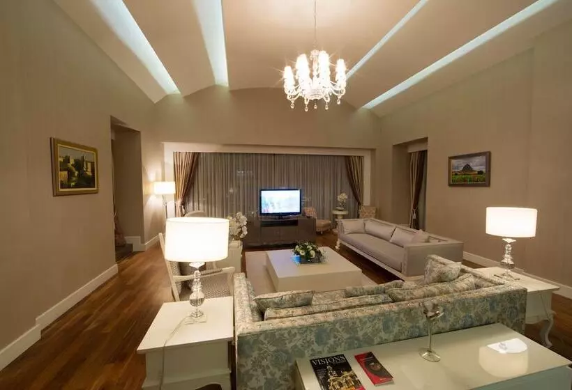 Fotos del hotel Triumph City  & Residences:  22