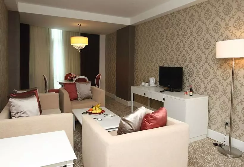 Fotos del hotel Triumph City  & Residences:  25