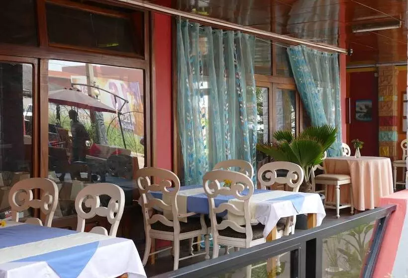 Fotos del hotel Calabash Apartments:  23