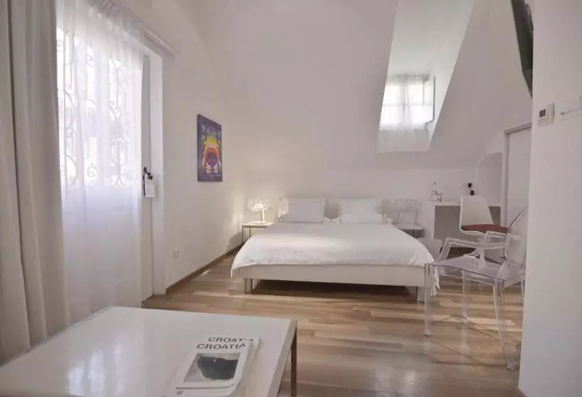 Fotos del hotel Divota Apartment:  20