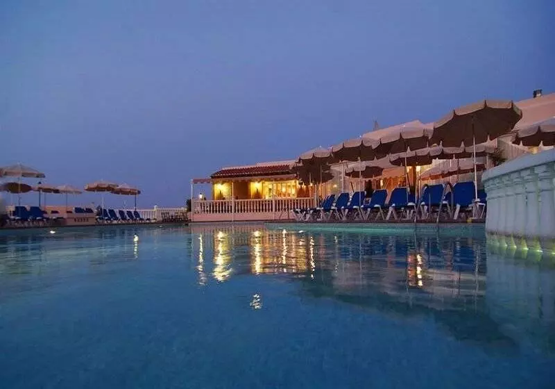 Fotos del hotel Invisa  Club Cala Blanca:  13