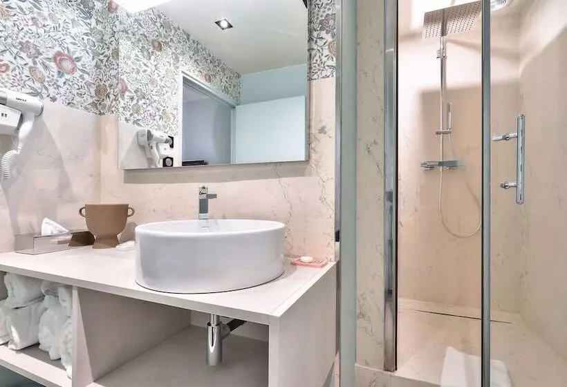 Fotos del hotel 33 Marbeuf:  4