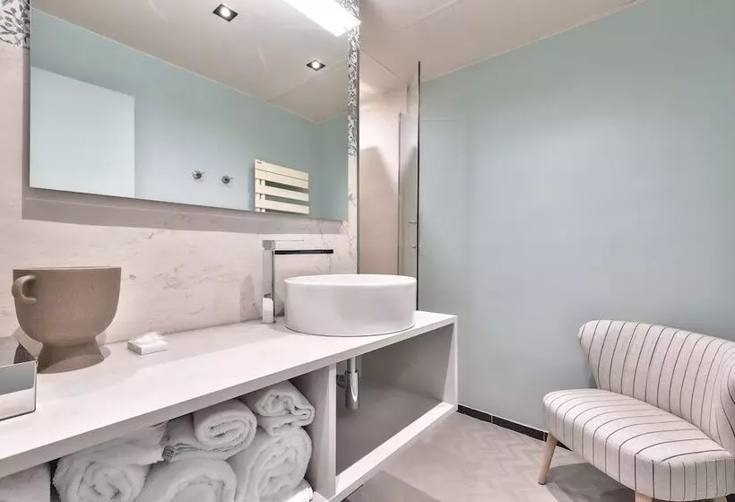 Fotos del hotel 33 Marbeuf:  15