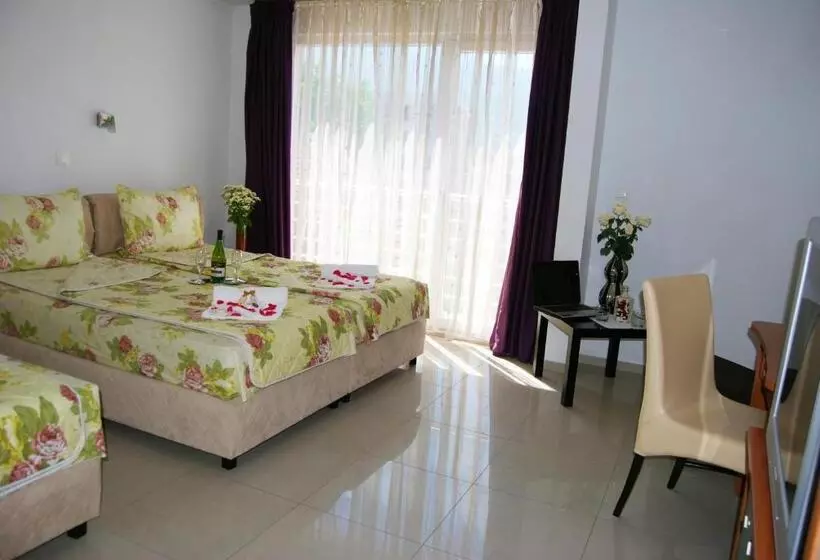 Fotos del hotel Villa Milka:  15