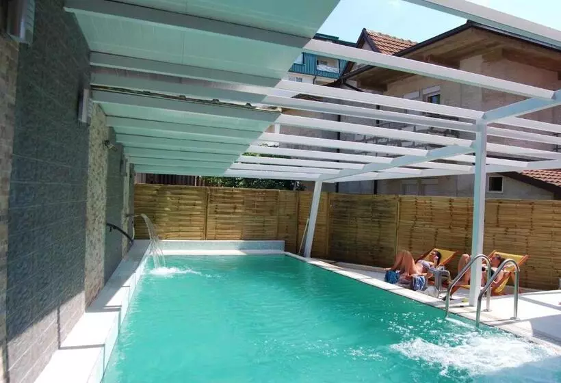 Fotos del hotel Villa Milka:  2