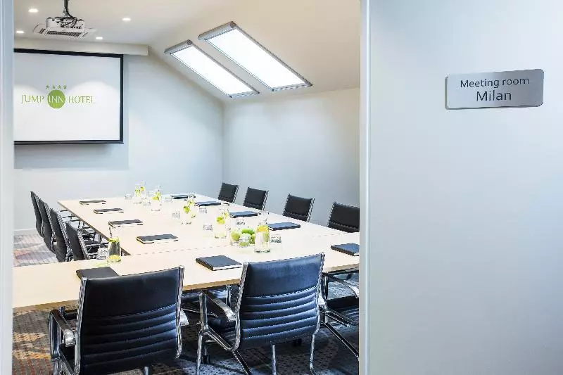 Fotos del hotel Jump Inn Hotel Belgrade:  9