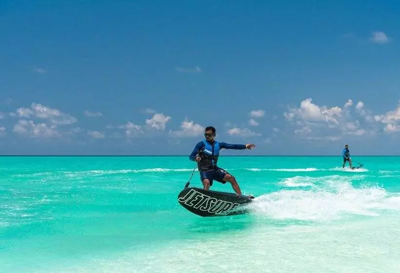 Fotos del hotel Velaa Private Island:  5