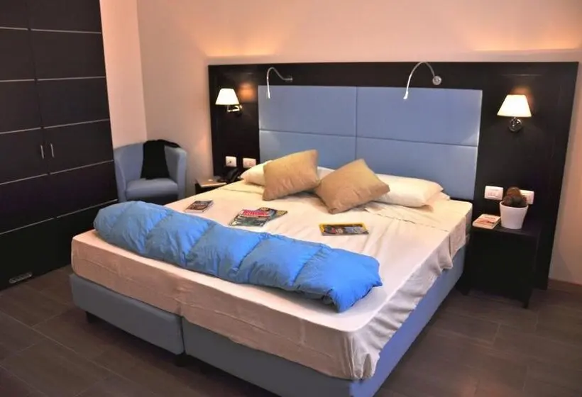 Fotos del hotel 325 Tor Vergata:  6