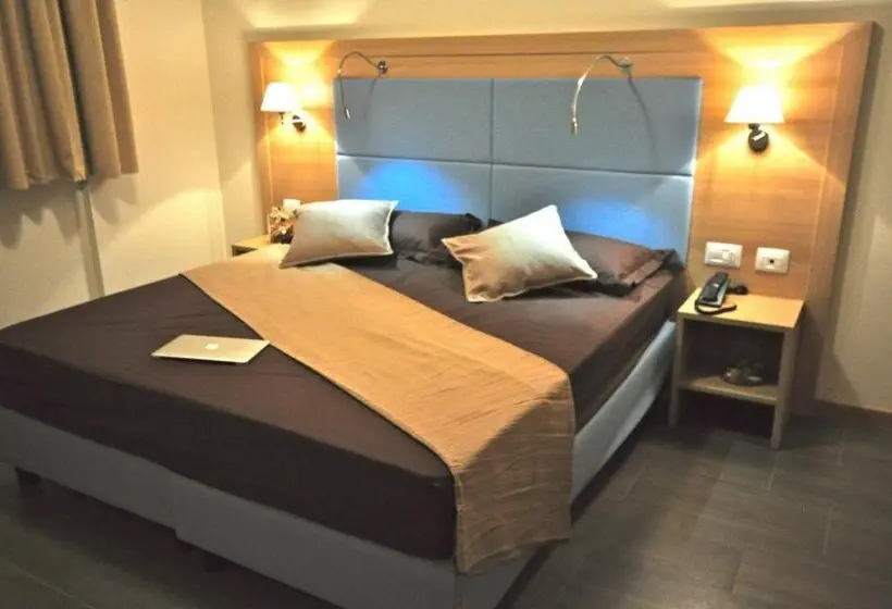 Fotos del hotel 325 Tor Vergata:  19