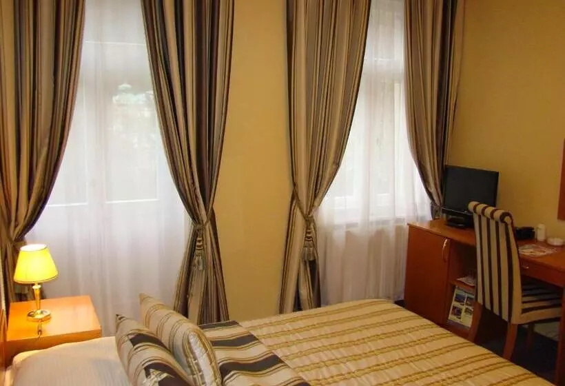 Fotos del hotel Saint Petersburg:  7