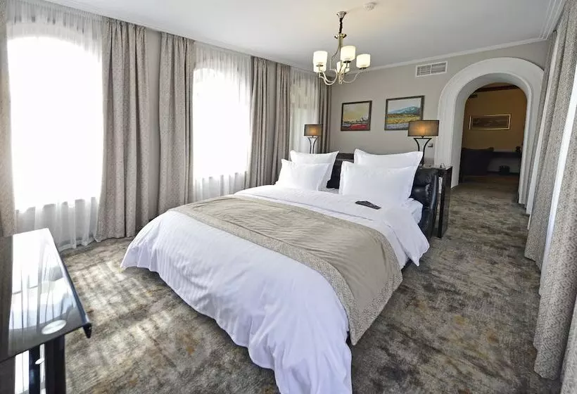 Fotos del hotel Ambassadori Tbilisi:  8