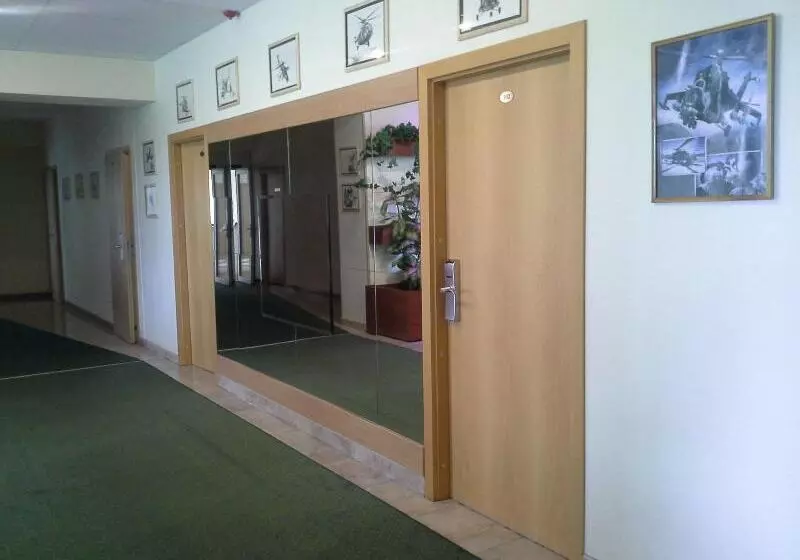 Fotos del hotel Sky High  Airport 200 Meters From The Terminal:  7