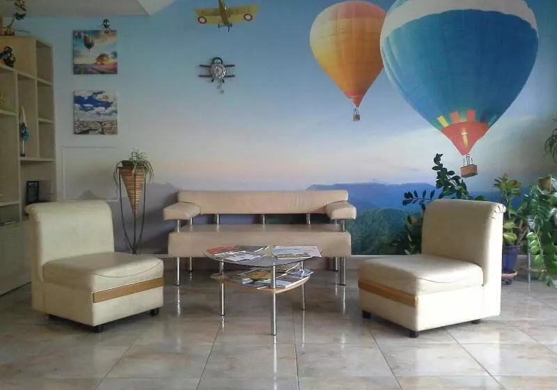 Fotos del hotel Sky High  Airport 200 Meters From The Terminal:  22