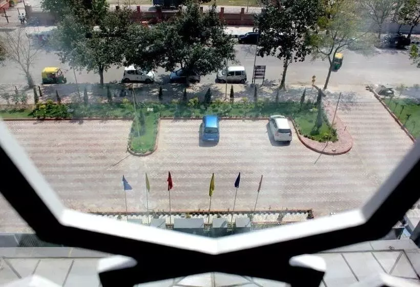 Fotos del hotel The Golden Palms Hotel & Spa Delhi:  9