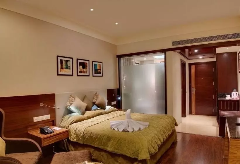 Fotos del hotel The Golden Palms Hotel & Spa Delhi:  2