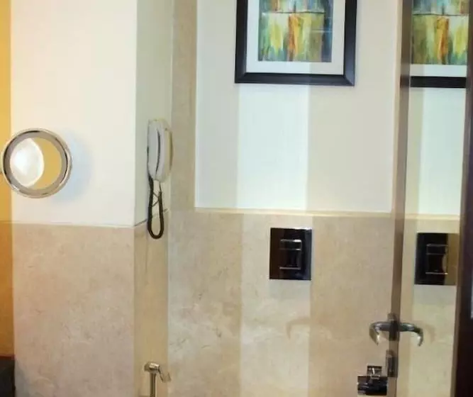 Fotos del hotel The Golden Palms Hotel & Spa Delhi:  15