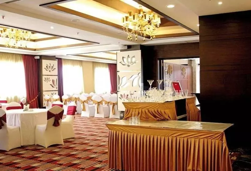 Fotos del hotel The Golden Palms Hotel & Spa Delhi:  18