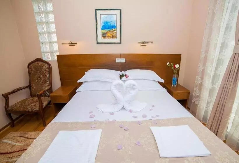 Fotos del hotel Petrovac:  11