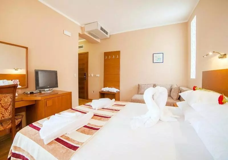 Fotos del hotel Petrovac:  15