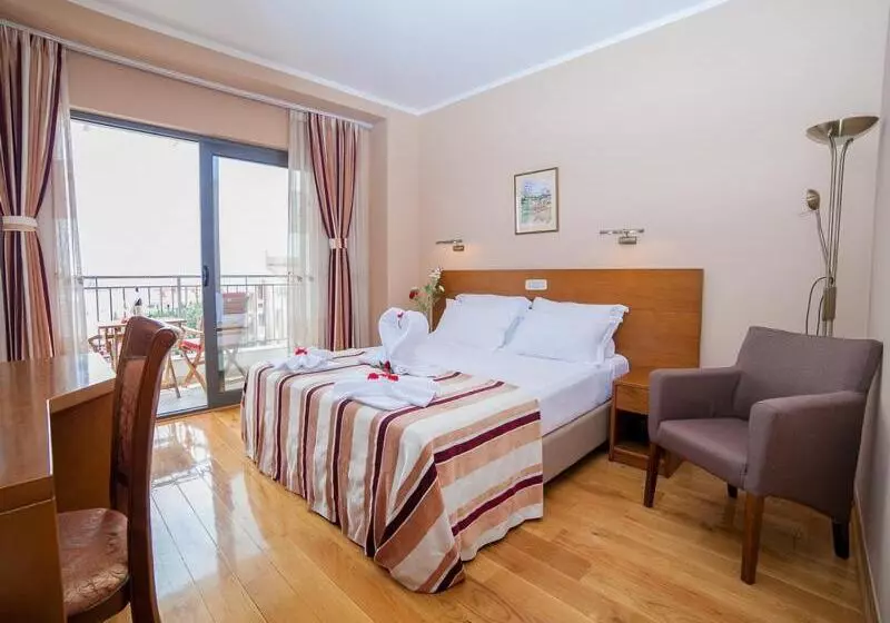 Fotos del hotel Petrovac:  24