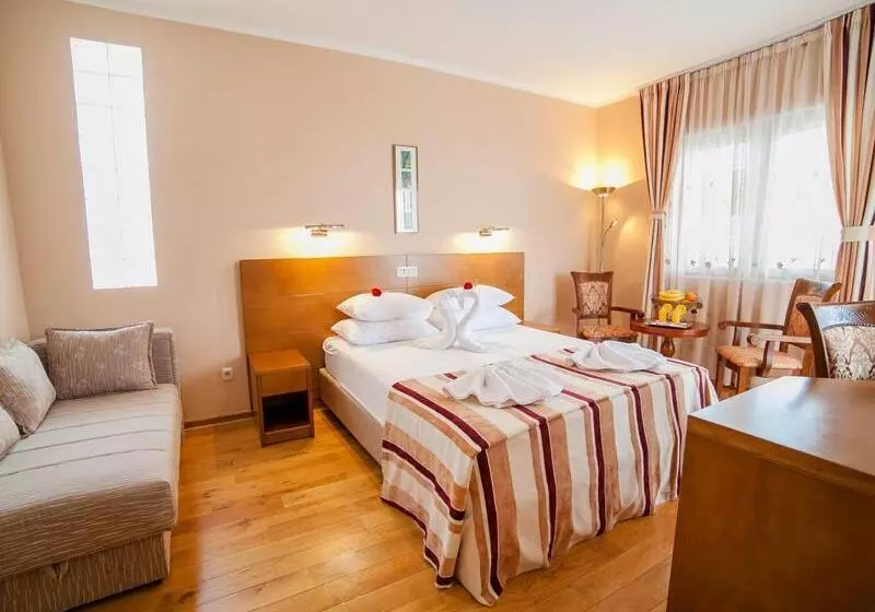 Fotos del hotel Petrovac:  13