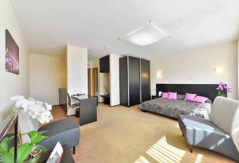 Fotos del hotel Vantis Riverside View Free Parking:  19