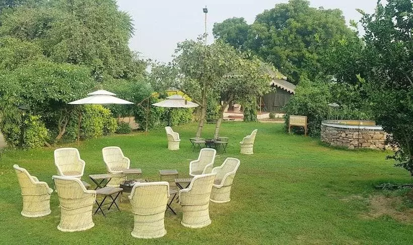 Fotos del hotel Orchard Tents & Tranquility Glamping:  2