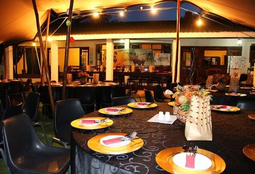 Fotos del hotel Musketeers Lodge:  17
