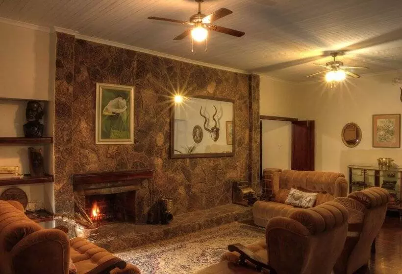 Fotos del hotel Musketeers Lodge:  7