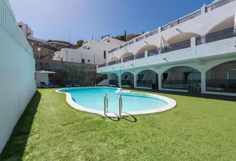 Apartamentos Eó Corona Cedral