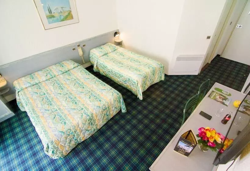 Fotos del hotel Hôtel Christ Roi:  15