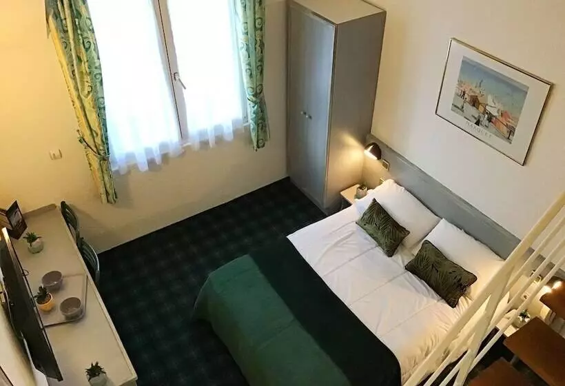 Fotos del hotel Hôtel Christ Roi:  8