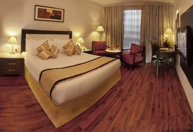 Treehouse Queens Pearl