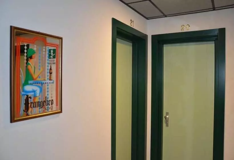 Fotos del hotel Cristina:  9