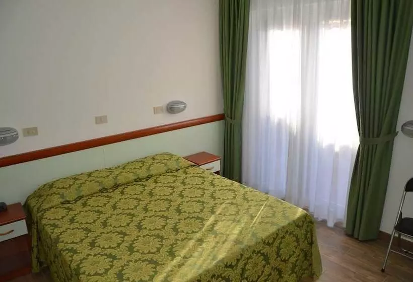 Fotos del hotel Cristina:  14