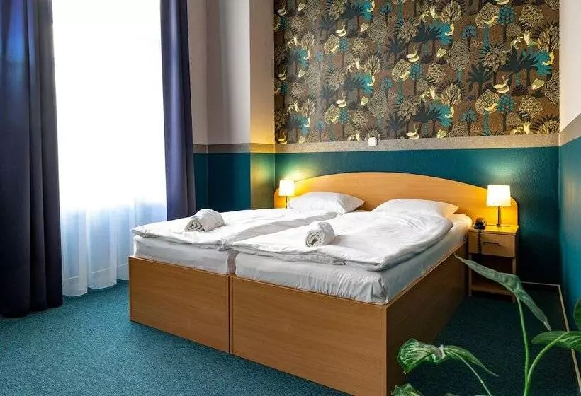 Fotos del hotel Queen Mary:  8