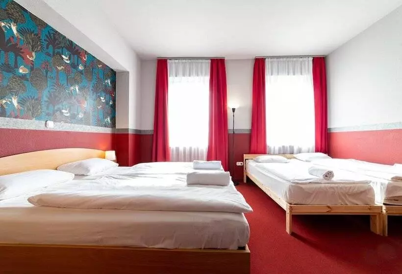 Fotos del hotel Queen Mary:  11