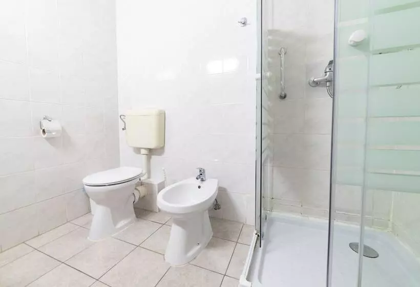 Fotos del hotel Queen Mary:  4