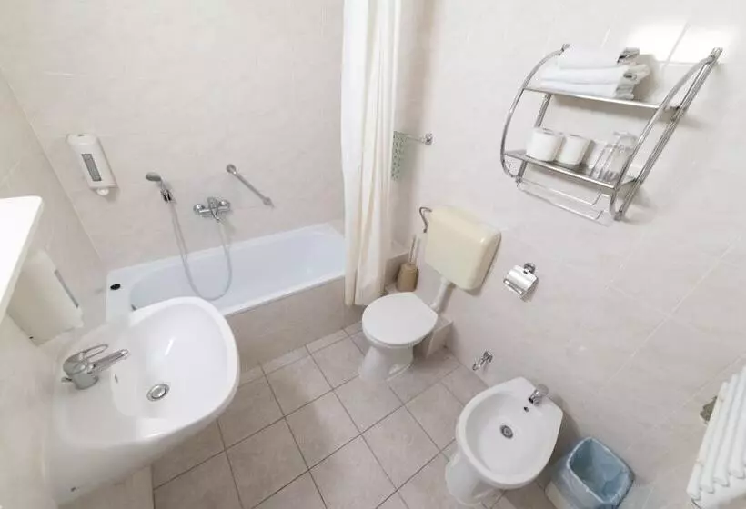 Fotos del hotel Queen Mary:  9