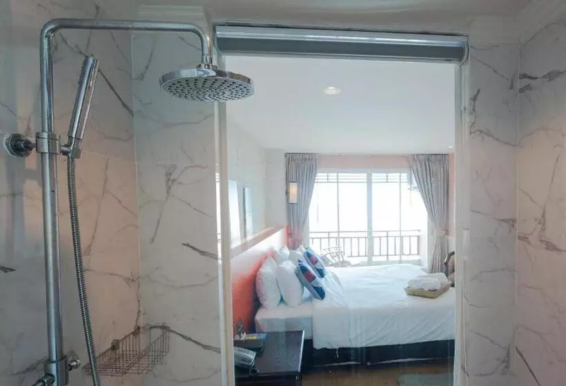 Seaside Jomtien Beach Pattaya