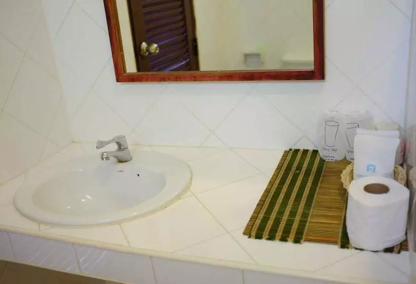 Fotos del hotel Thaniza Beachfront Resort:  3