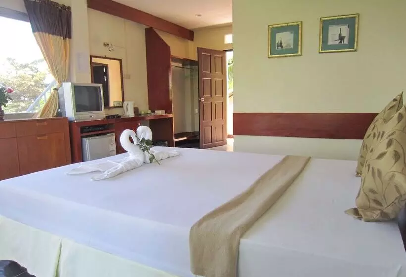 Fotos del hotel Thaniza Beachfront Resort:  9