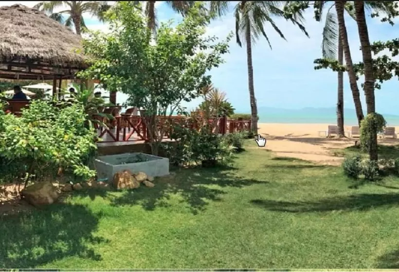 Fotos del hotel The Waterfront Boutique  & Cafe:  13