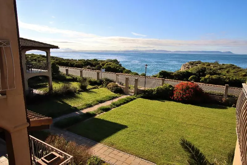 Fotos del hotel On The Cliff Guest House:  11