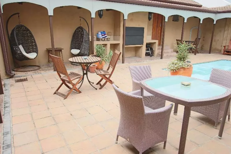 Fotos del hotel On The Cliff Guest House:  4