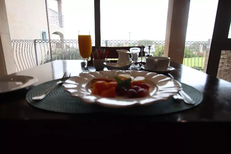 Fotos del hotel On The Cliff Guest House:  20