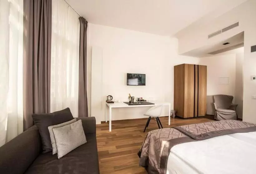 Fotos del hotel Golden Crown:  2