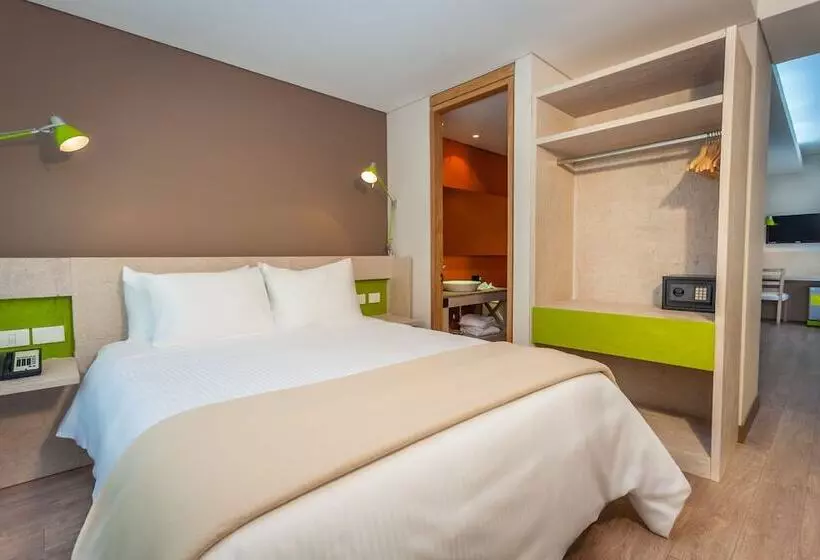 Fotos del hotel Mika Suites:  8