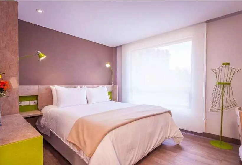 Fotos del hotel Mika Suites:  18